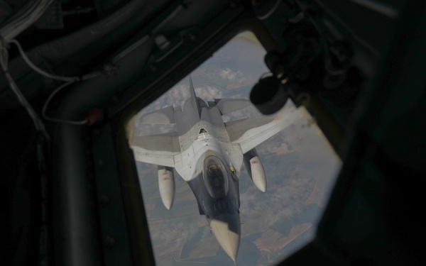 Alabama Air National Guard Refuels Romanian Air Force