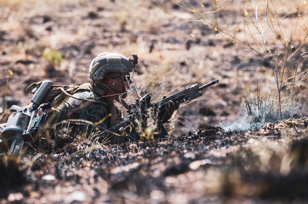 1st Marines compete in regimental squad competition