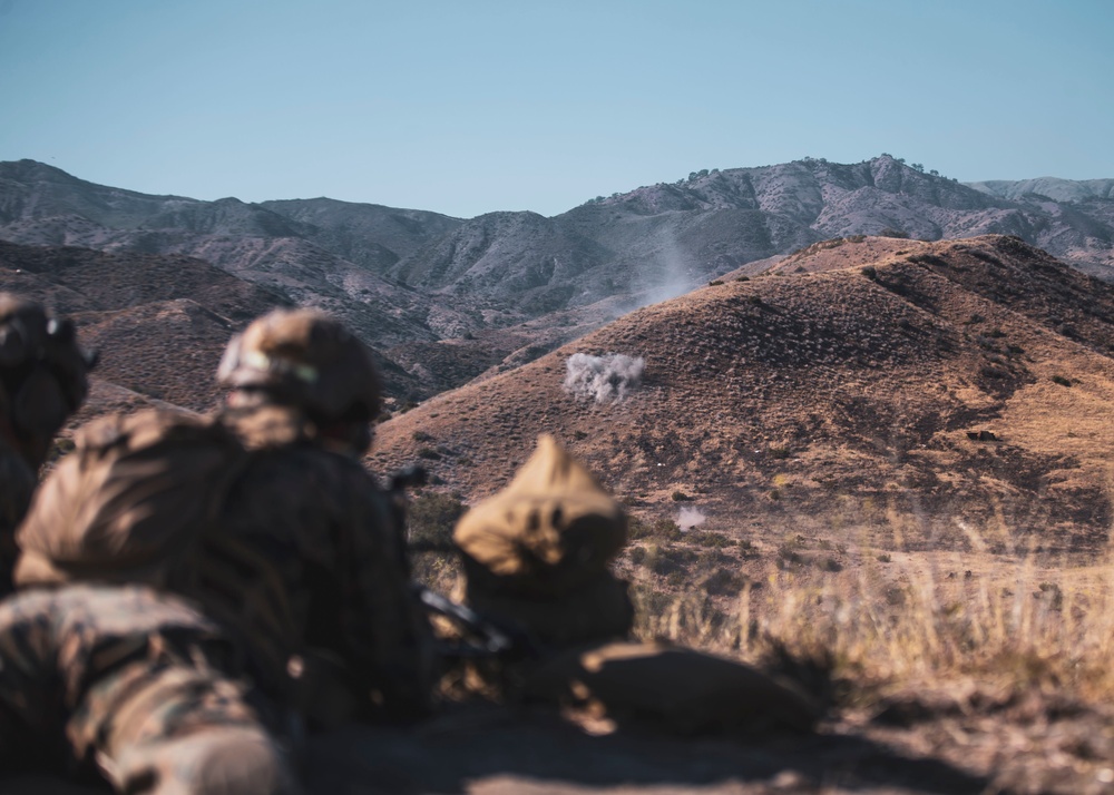 1st Marines compete in regimental squad competition