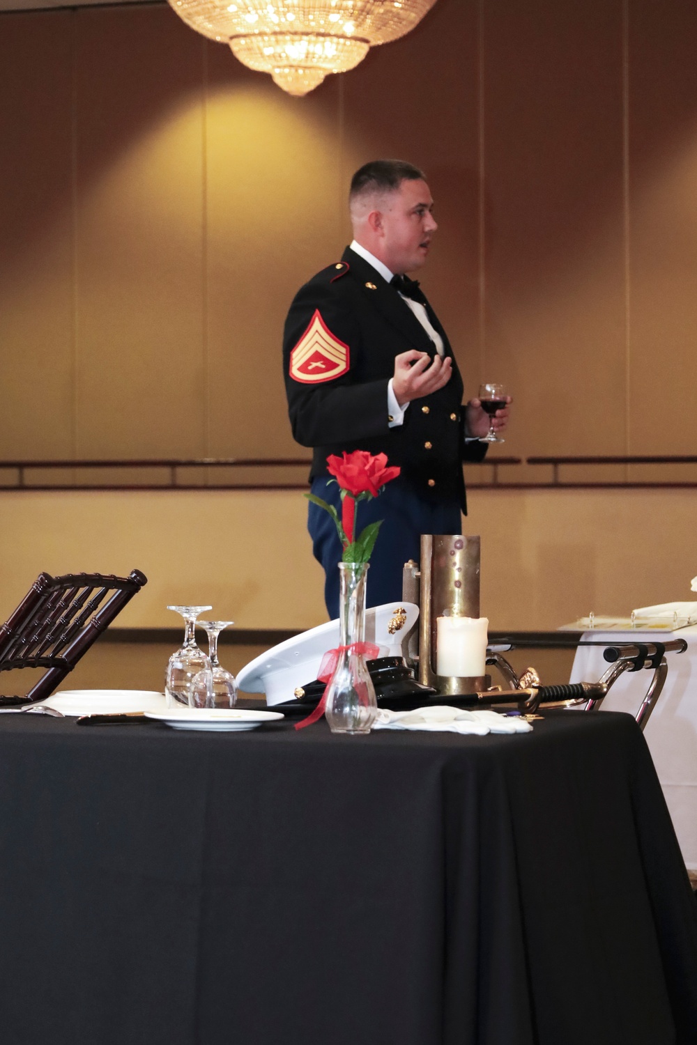 MCI-West CG attends LSSS mess night as guest of honor