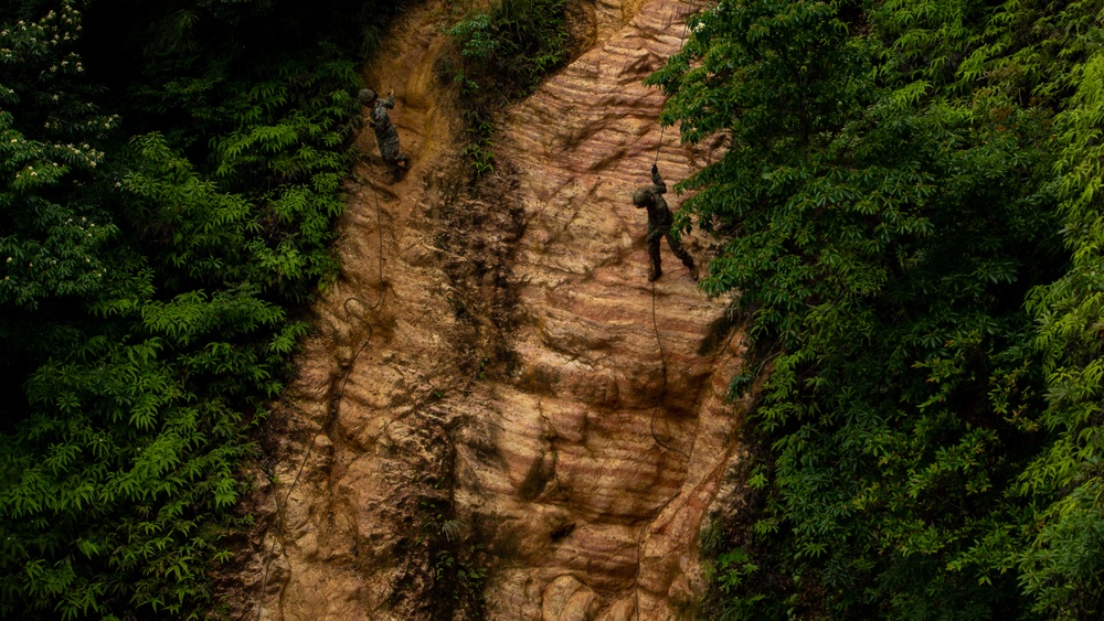 7th COMM. Bn. Basic Jungle Survival Skills Course