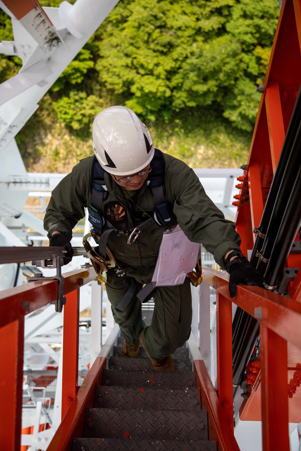 Don't Look Down: Air Traffic Control communication technician Marines maintain radio tower