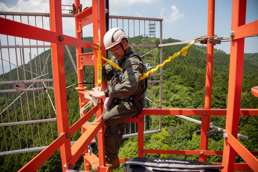 Don't Look Down: Air Traffic Control communication technician Marines maintain radio tower