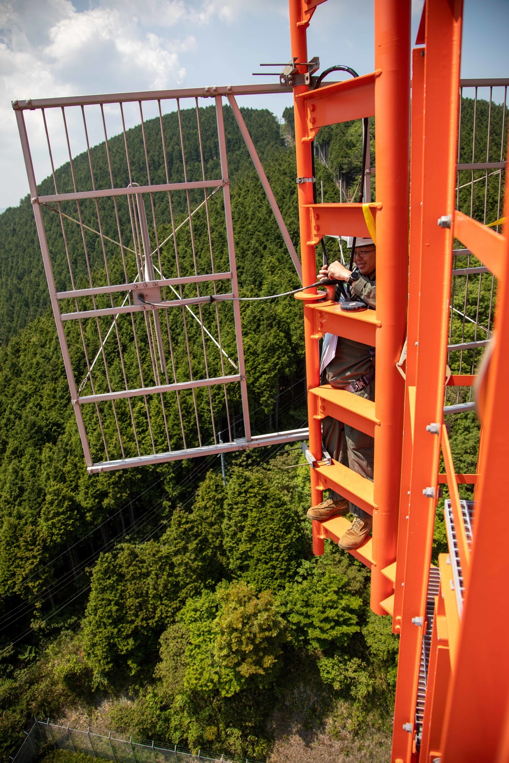 Don't Look Down: Air Traffic Control communication technician Marines maintain radio tower