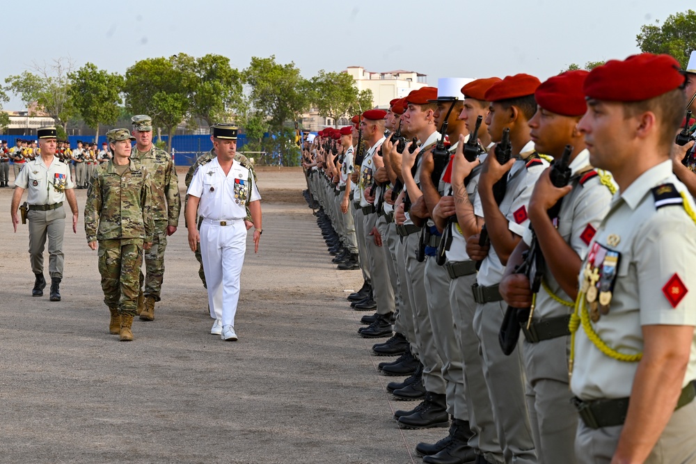 French, U.S. service members earn prestigious desert commando badge