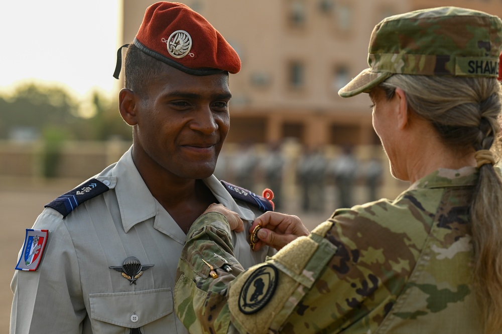 French, U.S. service members earn prestigious desert commando badge