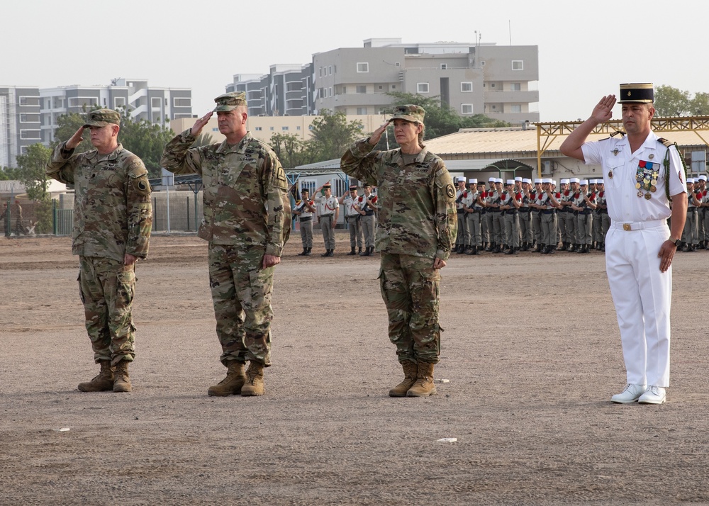 French, U.S. service members earn prestigious desert commando badge