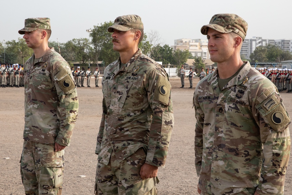 French, U.S. service members earn prestigious desert commando badge