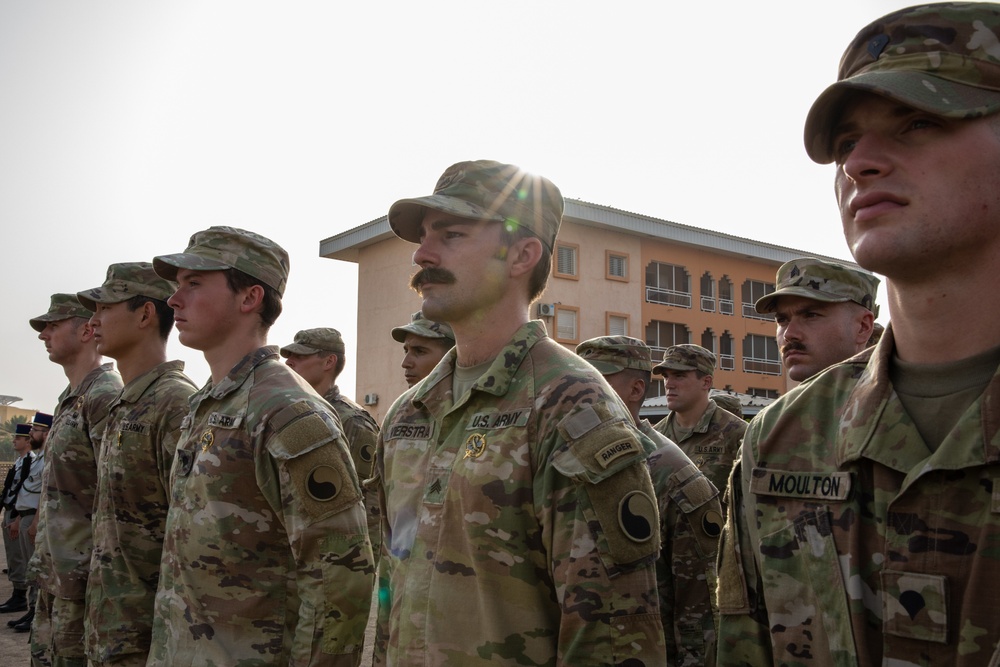 French, U.S. service members earn prestigious desert commando badge