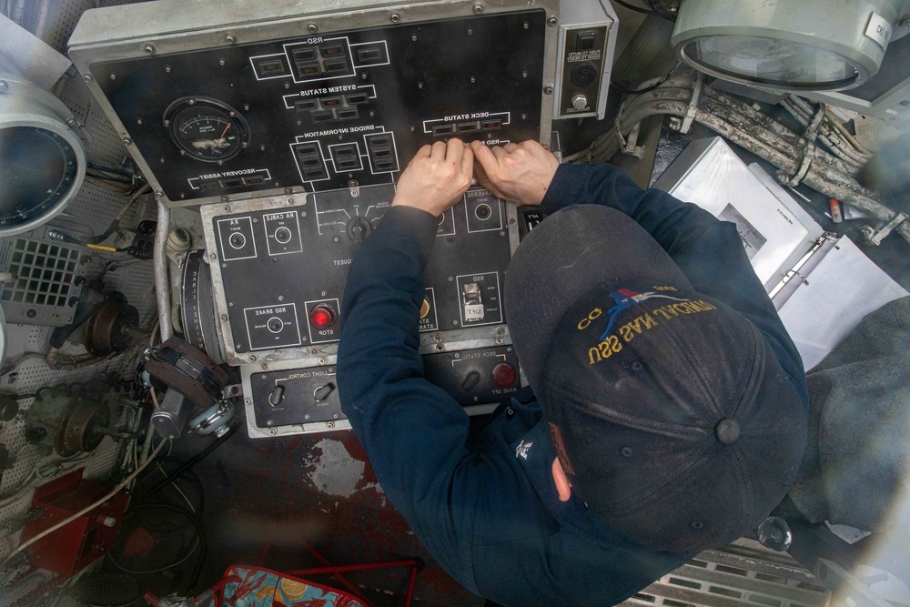 USS San Jacinto conducts maintenance on RAST