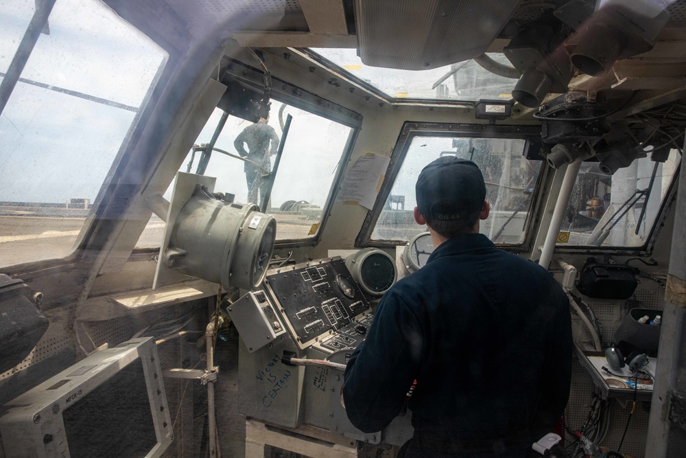 USS San Jacinto conducts maintenance on RAST