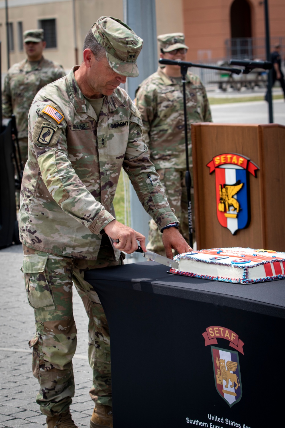 Maj. Gen. Rohling cuts ceremonial cake