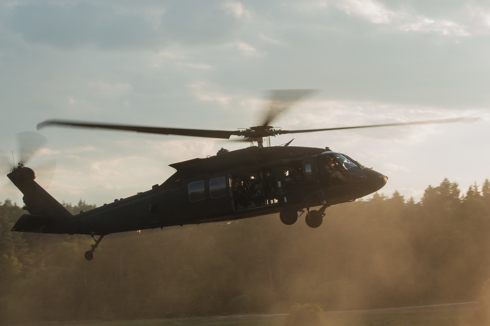 U.S. Soldiers assigned to 1-4 Infantry Regiment execute Air Assault operation in Hohenfels, Germany