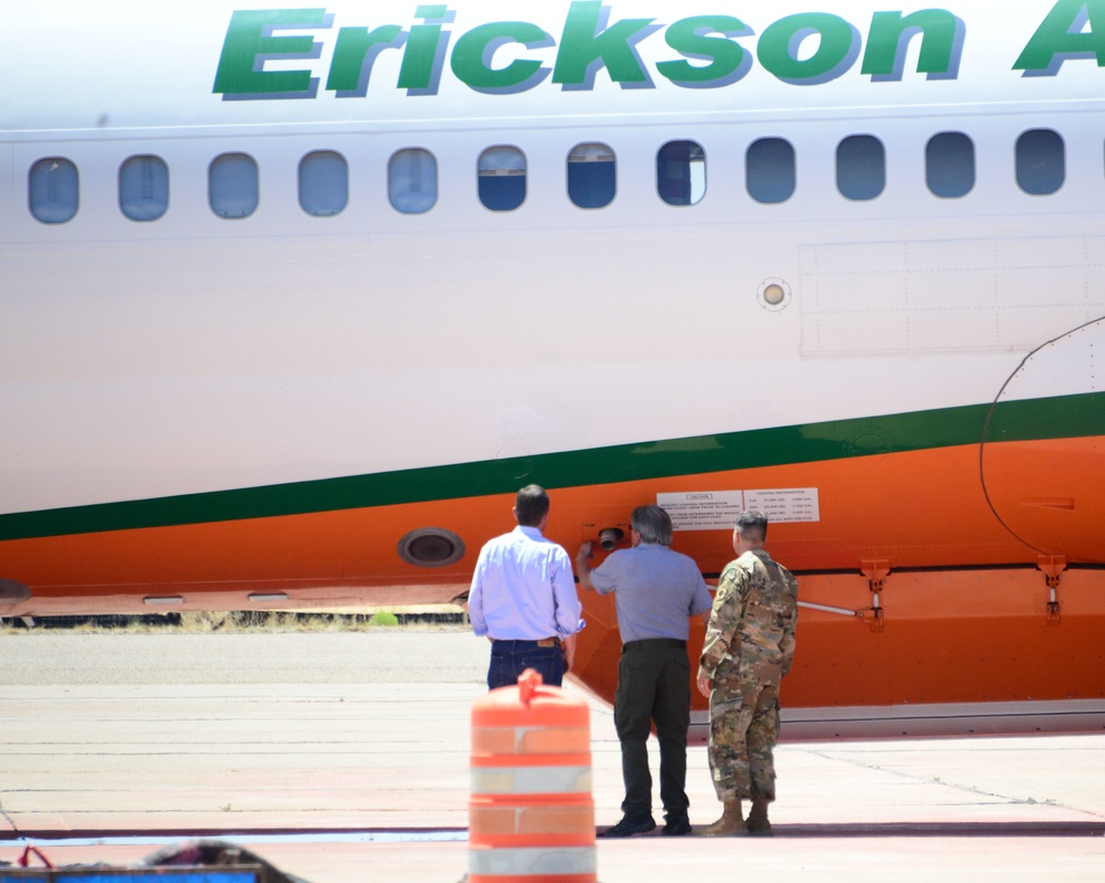 Sen. Heinrich (NM-D) visits Air Tanker Base at Kirtland AFB