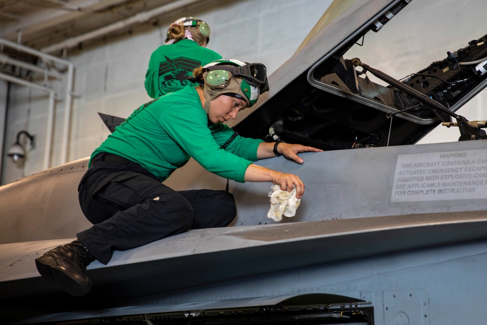 USS George H.W. Bush (CVN 77) Sailor Performs Maintenance