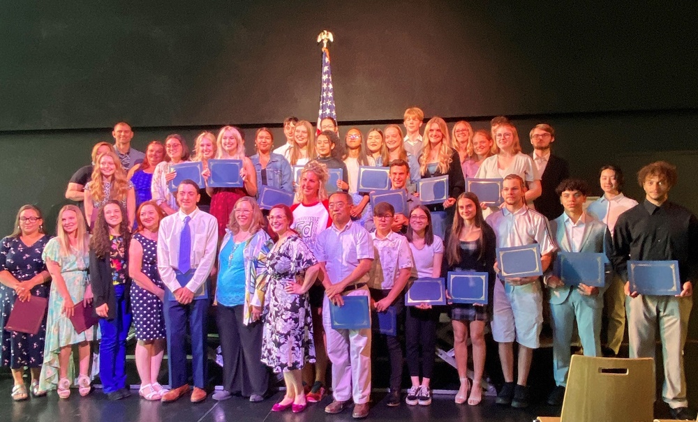WCSC awards $84,000 in scholarships to Wiesbaden students