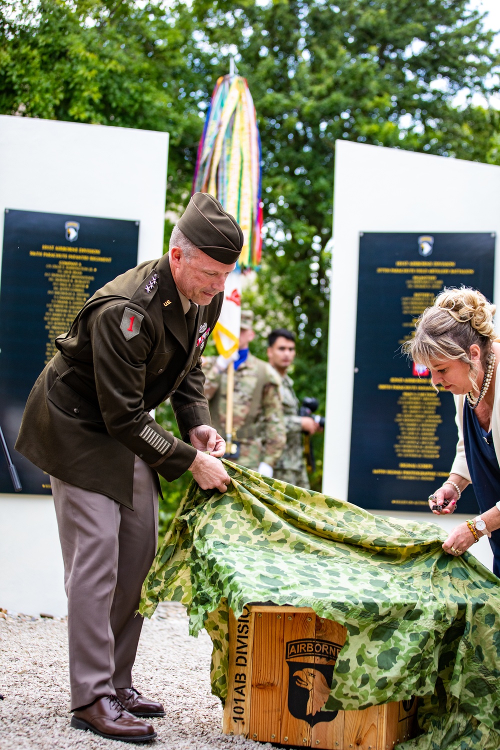 82nd Airborne Division &amp; 101st Airborne Division Eternal Heroes Monument 2022