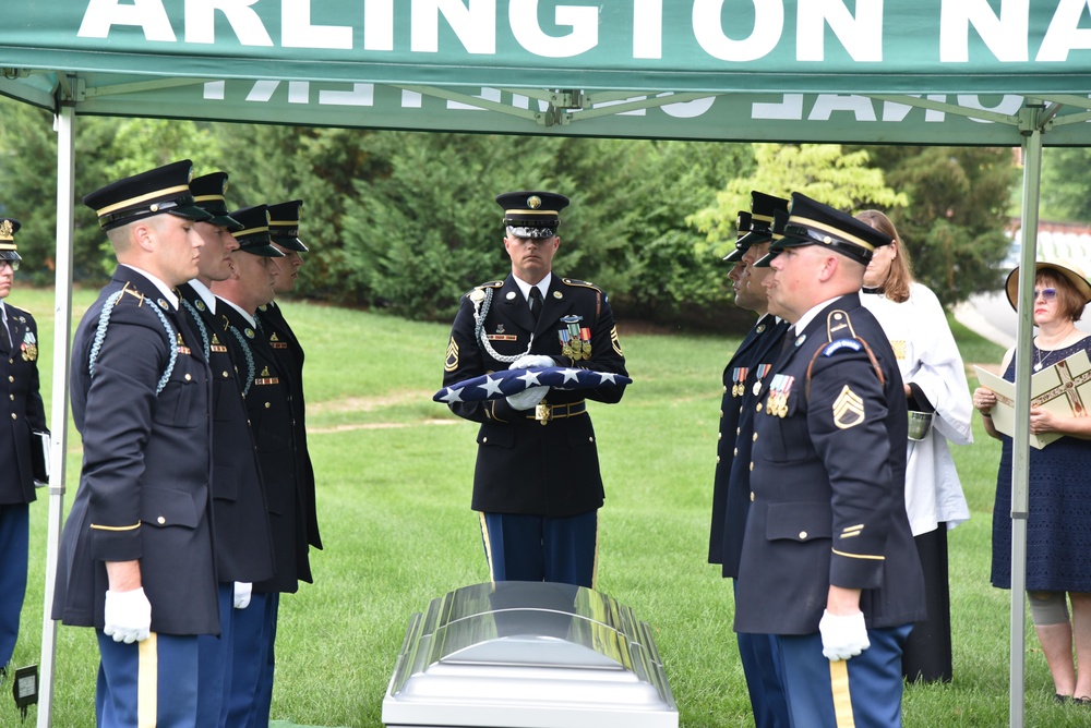 DVIDS - Images - Master Sgt. James Qoung ANC Funeral [Image 9 of 11]