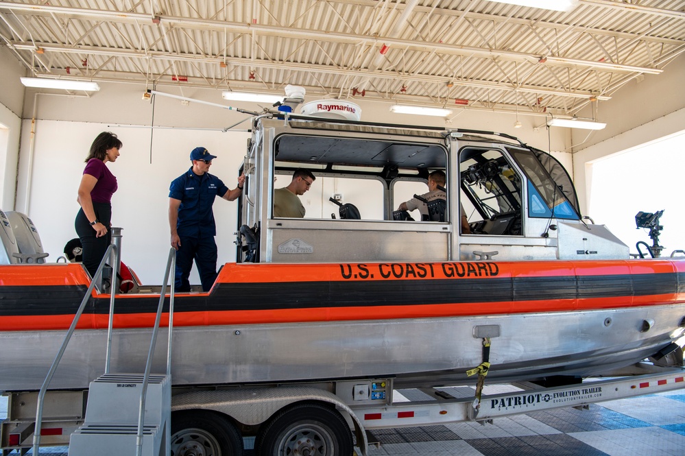 Comando de Operações Táticas visits Coast Guard units in Houston, Texas