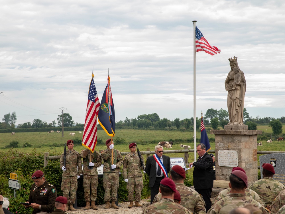 U.S. Army paratroopers honor pathfinders from D Day