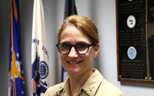 NAMRU-D Executive Officer gives WSU med school commencement