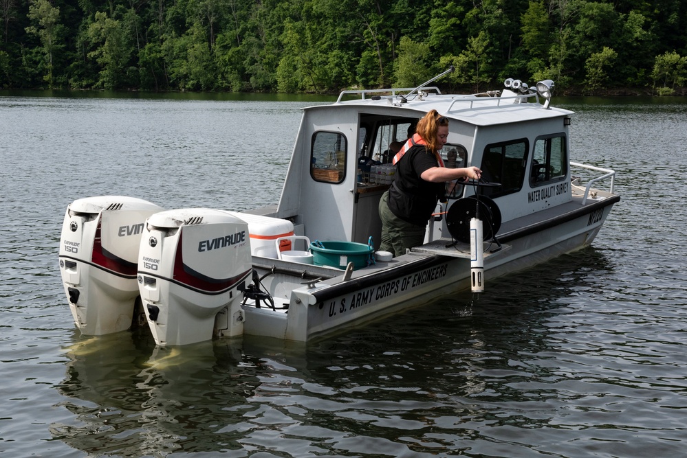 Team explains how it surveys Lake Cumberland’s water quality