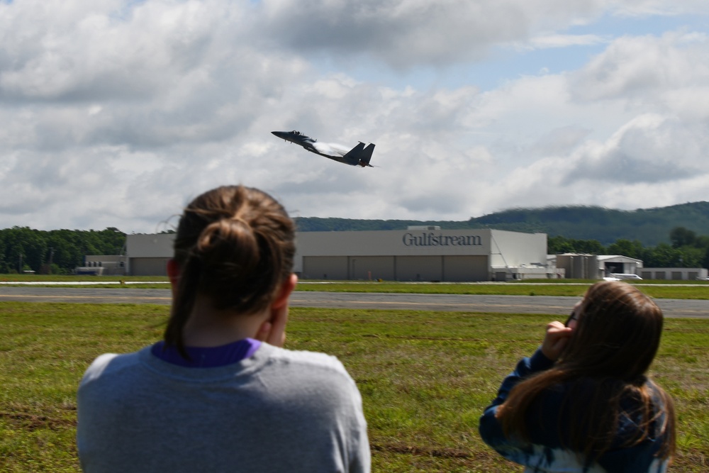 Westfield Intermediate School tours 104th Fighter Wing