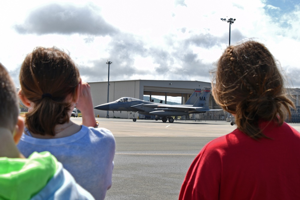 Westfield Intermediate School tours 104th Fighter Wing