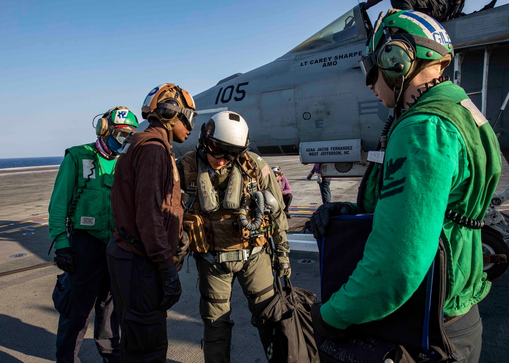 USS George H.W. Bush (CVN 77) Commanding Officer Participates in Flight Operations