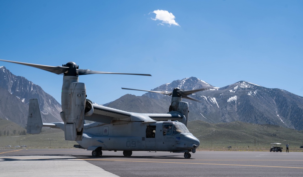 VMM-161 conduct logistics support mission; high altitude landings at Mountain Warfare Training Center