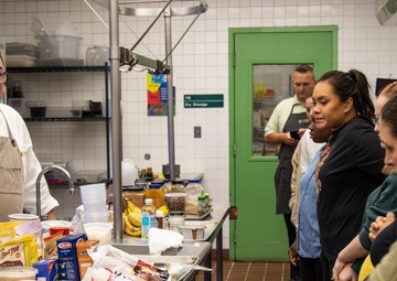 Pregnant and Postpartum Soldiers Cook with Corporate Chef