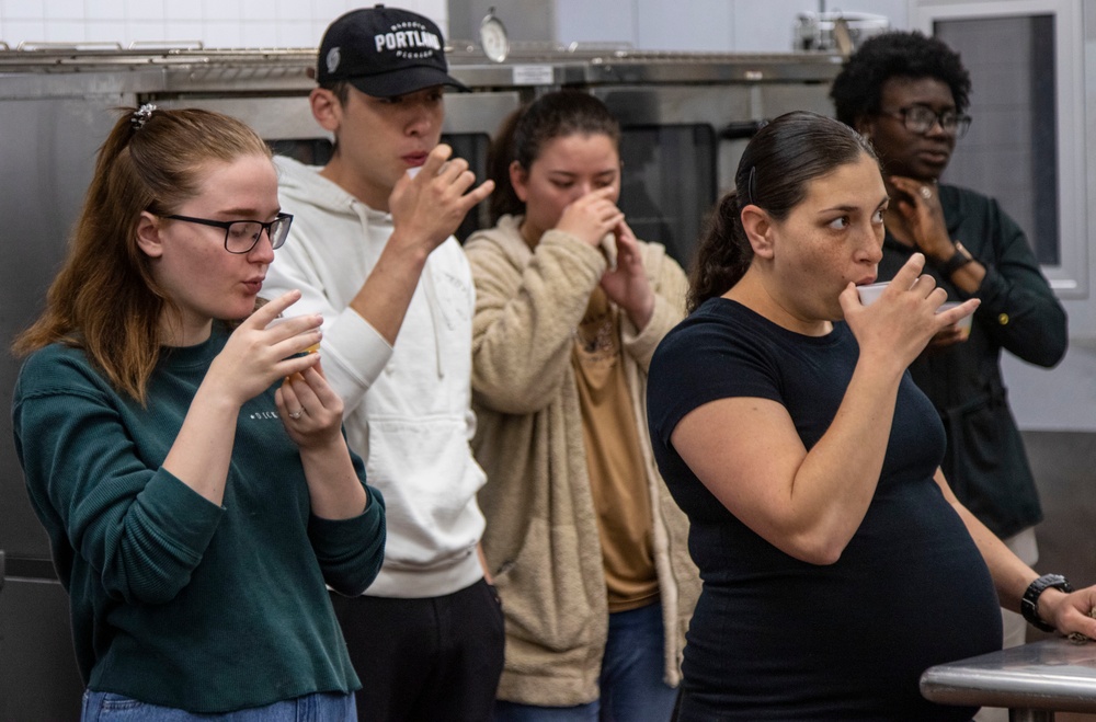 Pregnant and Postpartum Soldiers Cook with Corporate Chef