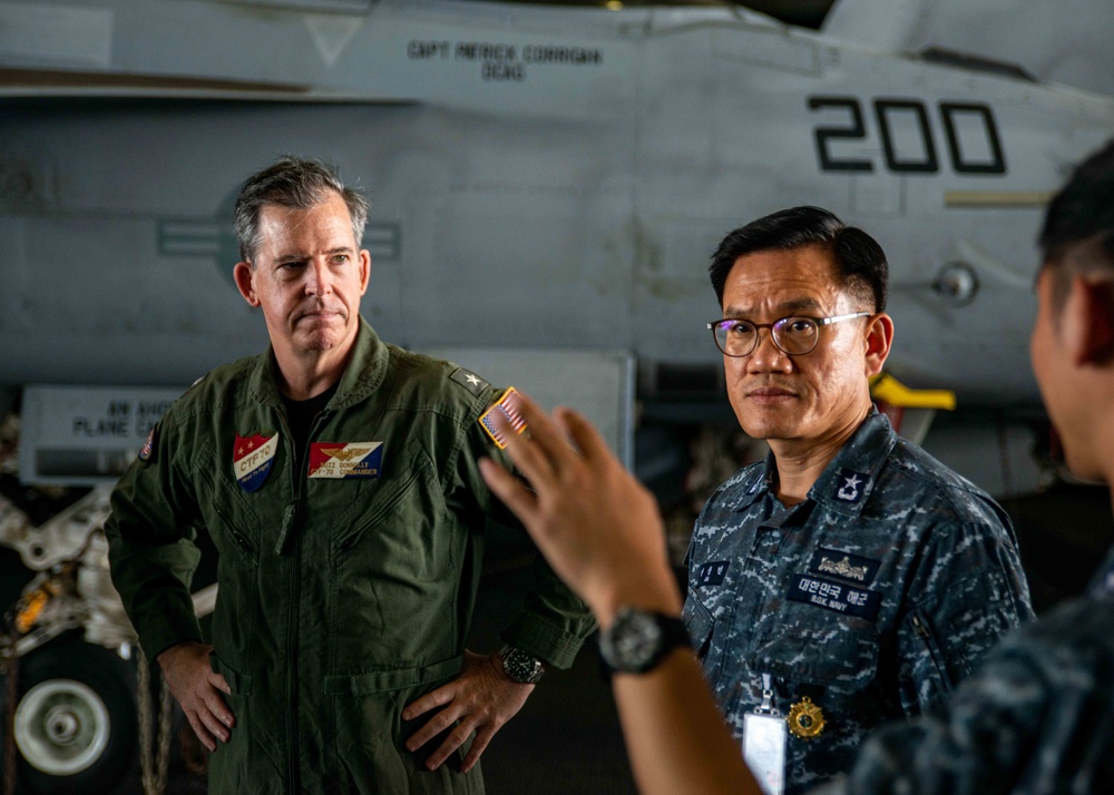 USS Ronald Reagan (CVN 76) hosts Republic of Korea Navy Rear Admiral