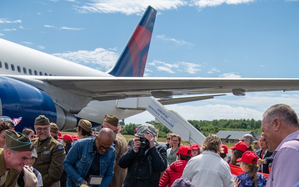 Veterans of WWII land at Normandy