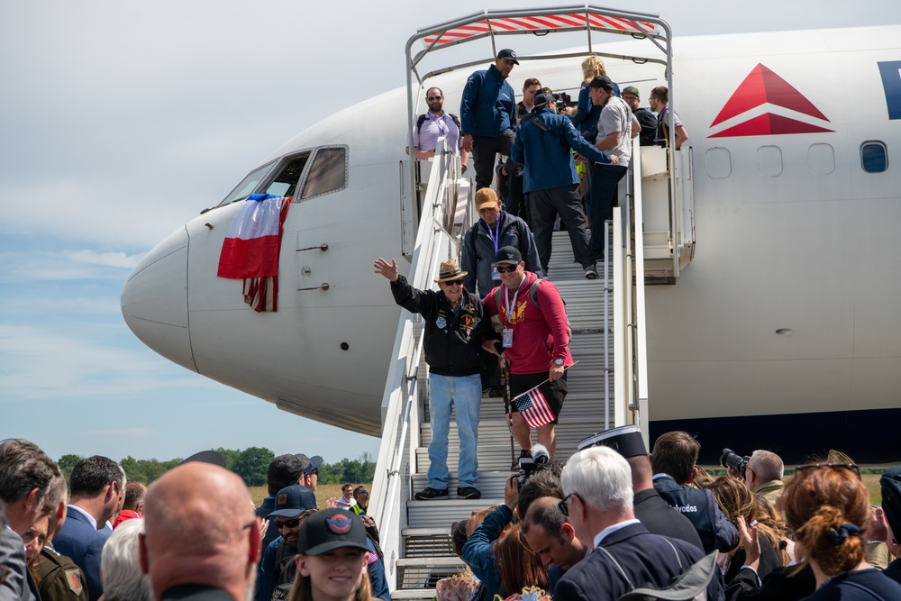 Veterans of WWII land at Normandy