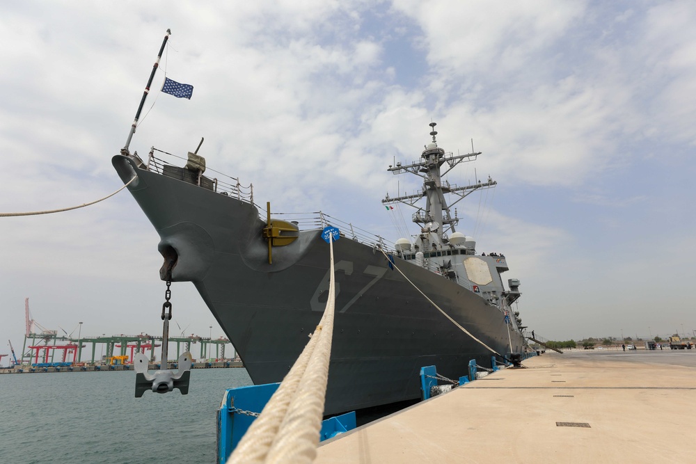 USS Cole arrives in Italy