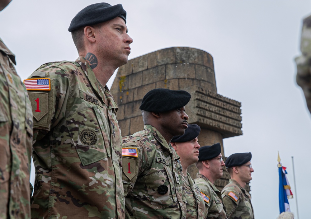 1st ID Signal Monument Ceremony