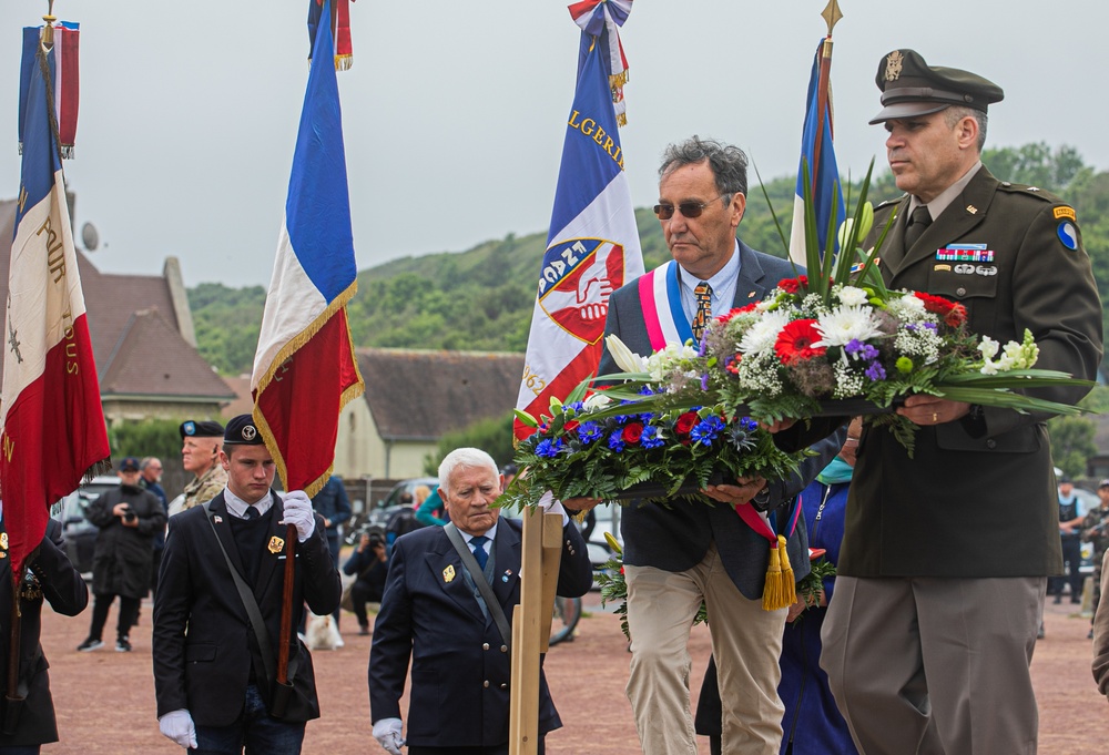 1st ID Signal Monument Ceremony