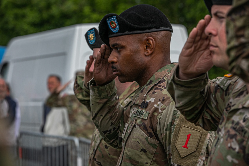 1st ID Participates in Cpt. Corvette Phillipe Kieffer Commemoration Ceremony