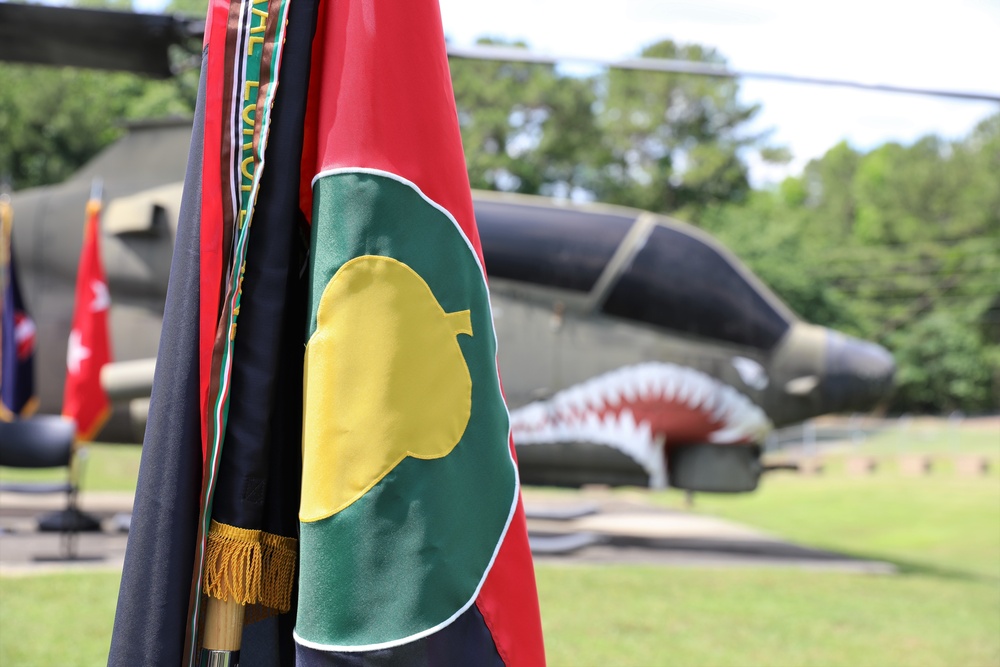 The “Golden Acorn” Division hosts Change of Command