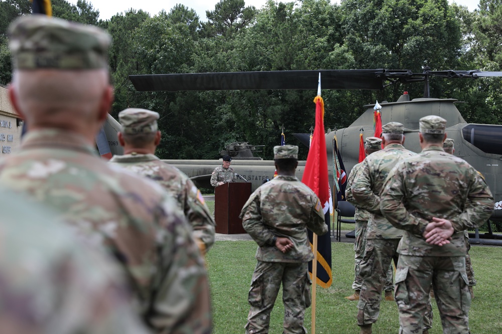 The “Golden Acorn” Division hosts Change of Command