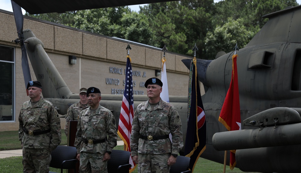 The “Golden Acorn” Division hosts Change of Command