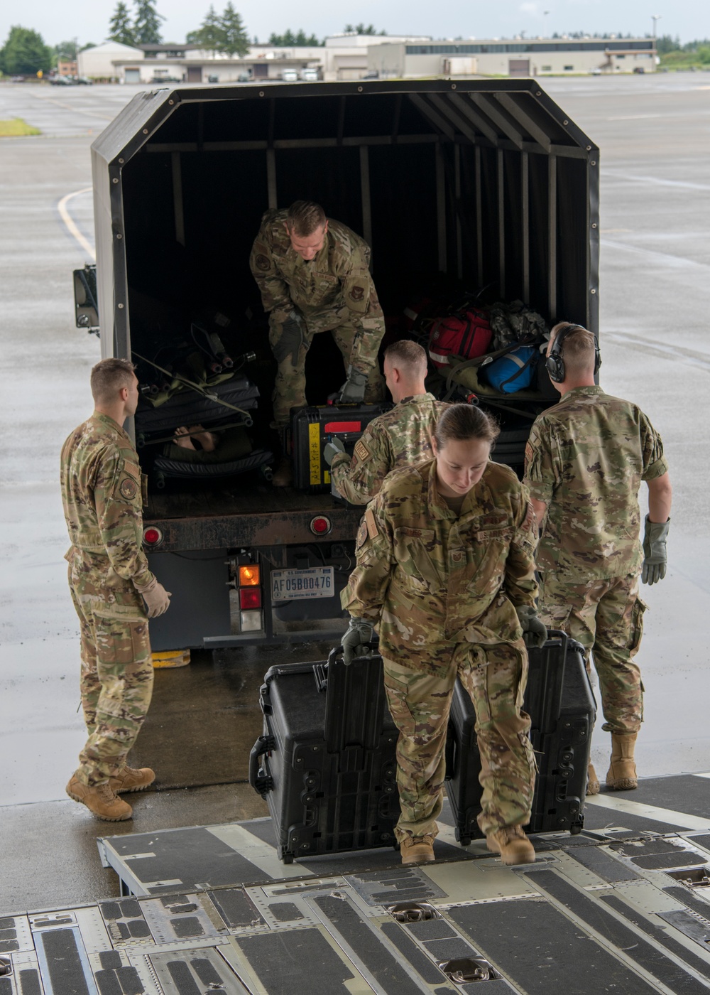 446th Aeromedical Evacuation, 446th Aeromedical Staging squadrons exercise medical skills