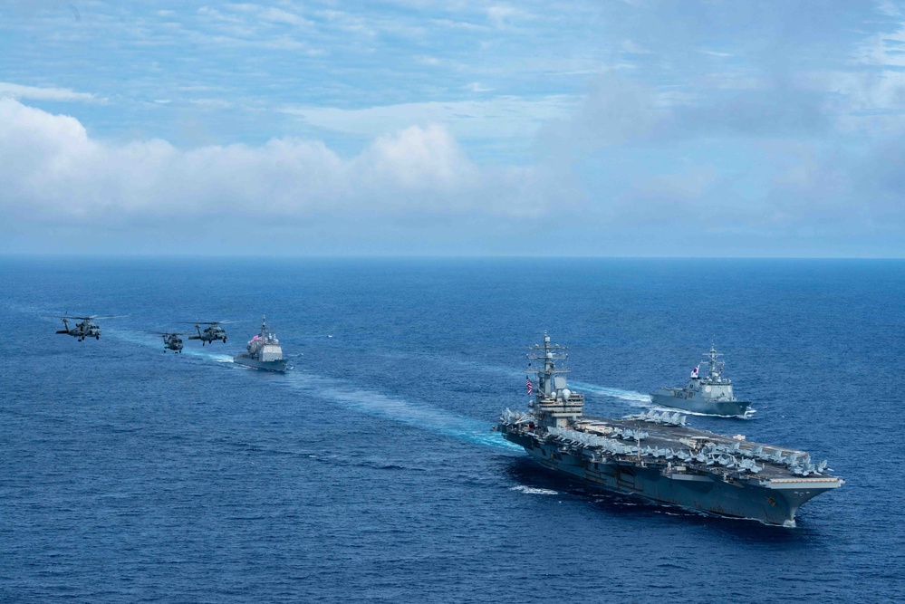 USS Ronald Reagan (CVN 76) conducts formation sailing with Carrier Strike Group 5, Republic of Korea Navy