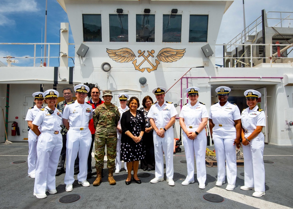 Guam Governor Visits USNS Mercy