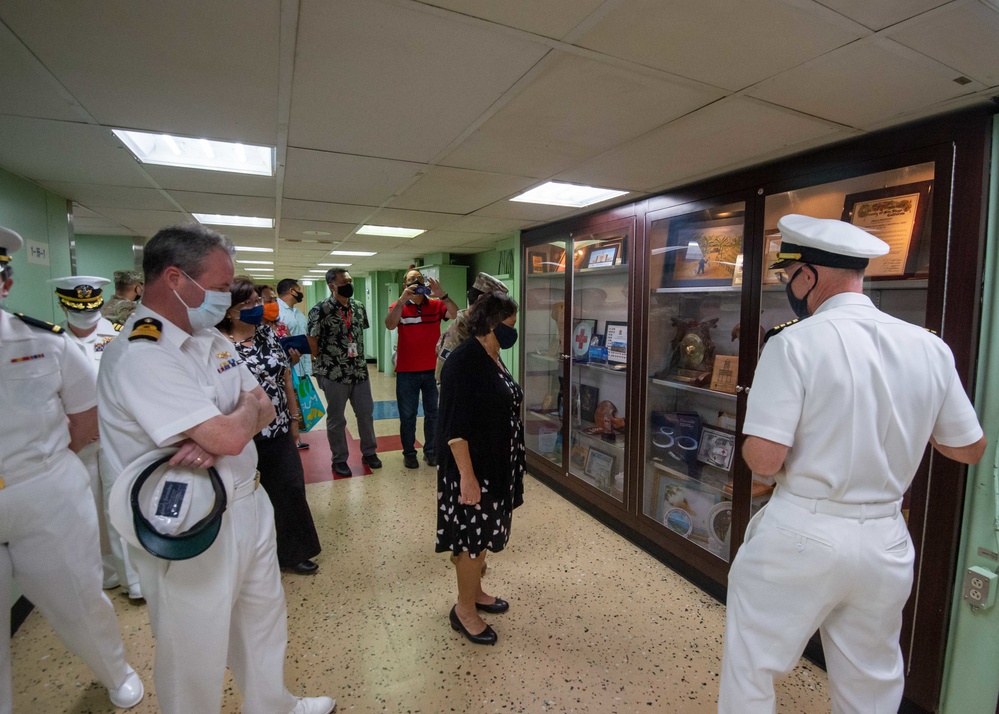 Guam Governor Visits USNS Mercy