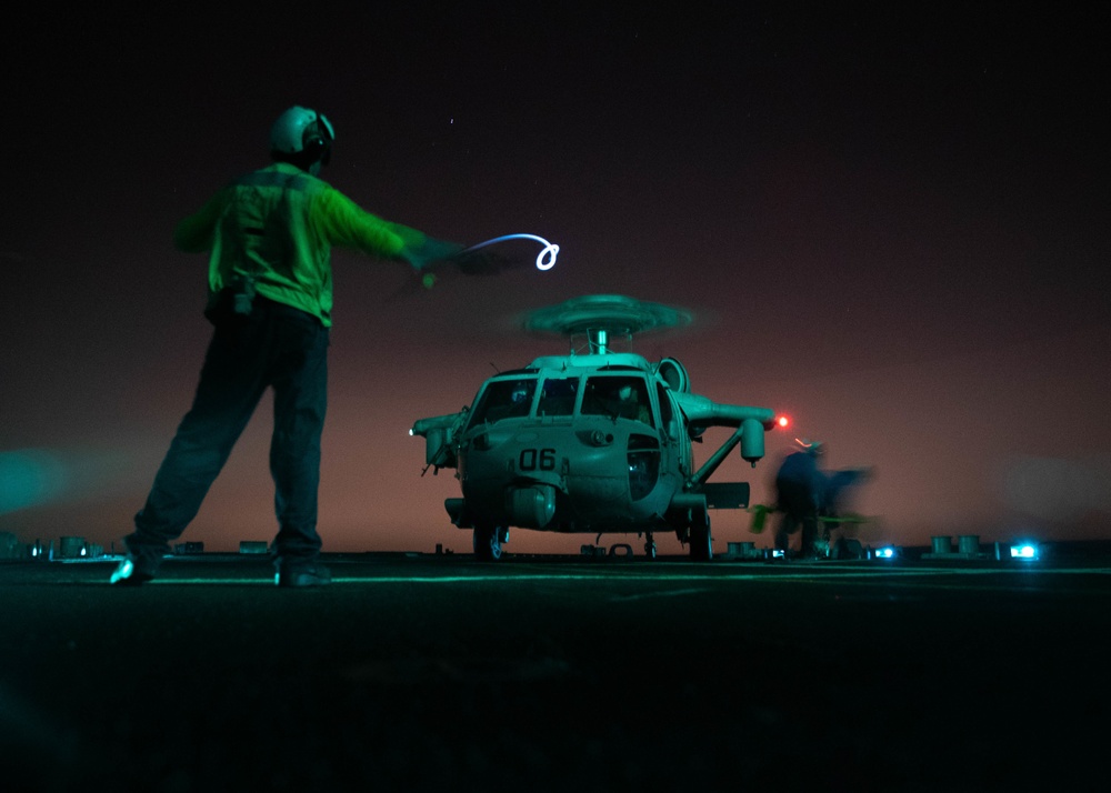 USS Sioux City Conducts Flight Operations