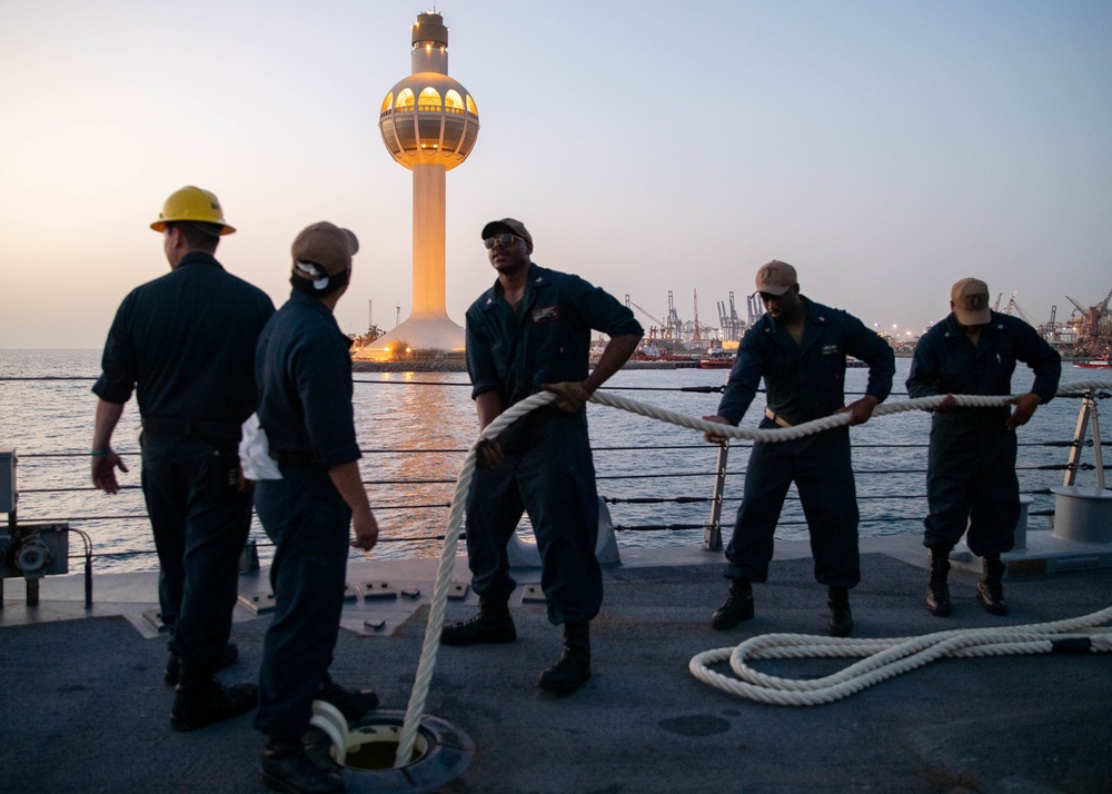 USS Sioux City Leaves Jeddah Saudi Arabia