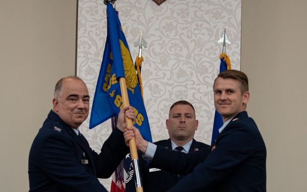 435th SCOS Change of Command