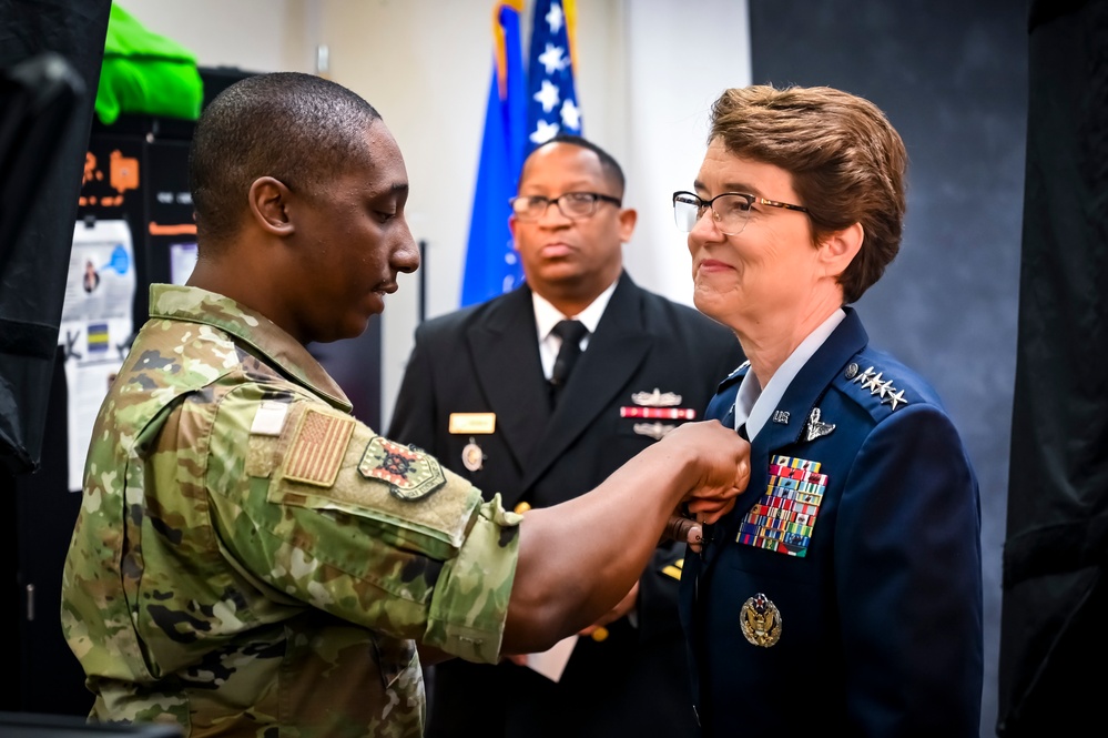 U.S. Transcom Commander visits Joint Base MDL